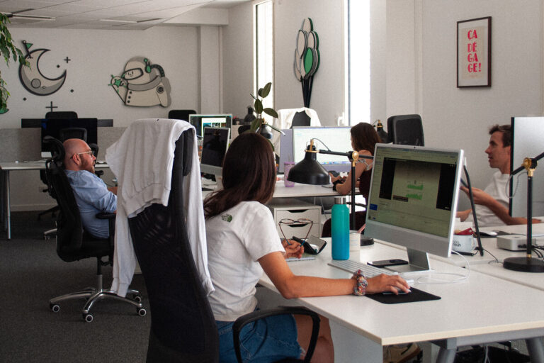 Échange entre les experts de l'agence digitale Walt
